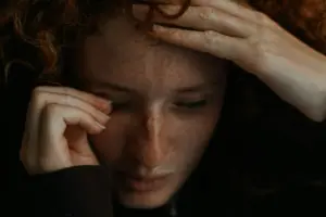 Hvorfor nogle græder lettere: Biologi, følsomhed og en skjult styrke