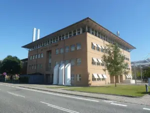 Blodige “helgenkort” og hvidt overherredømme: Dansker risikerer udvisning i opsigtvækkende terrorsag