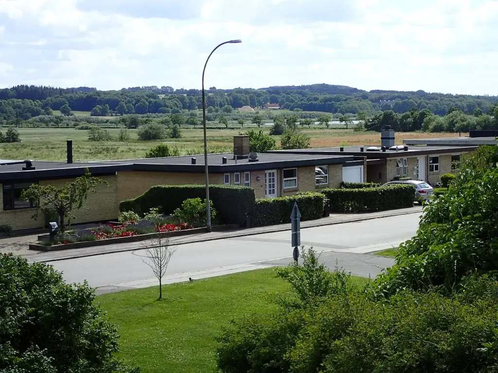 ”Er du en stikker?”: 73-årig kvinde overfaldet og sparket af teenagepiger i Brabrand