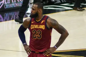 Kongen af NBA skriver historie: LeBron James tangerer legendarisk rekord