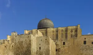 Historisk lukning i Jerusalem: Al-Aqsa-moskéen spærret under eid for første gang i årtier