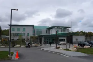 Tre familiemedlemmer løsladt efter angreb mod USA’s ambassade i Oslo