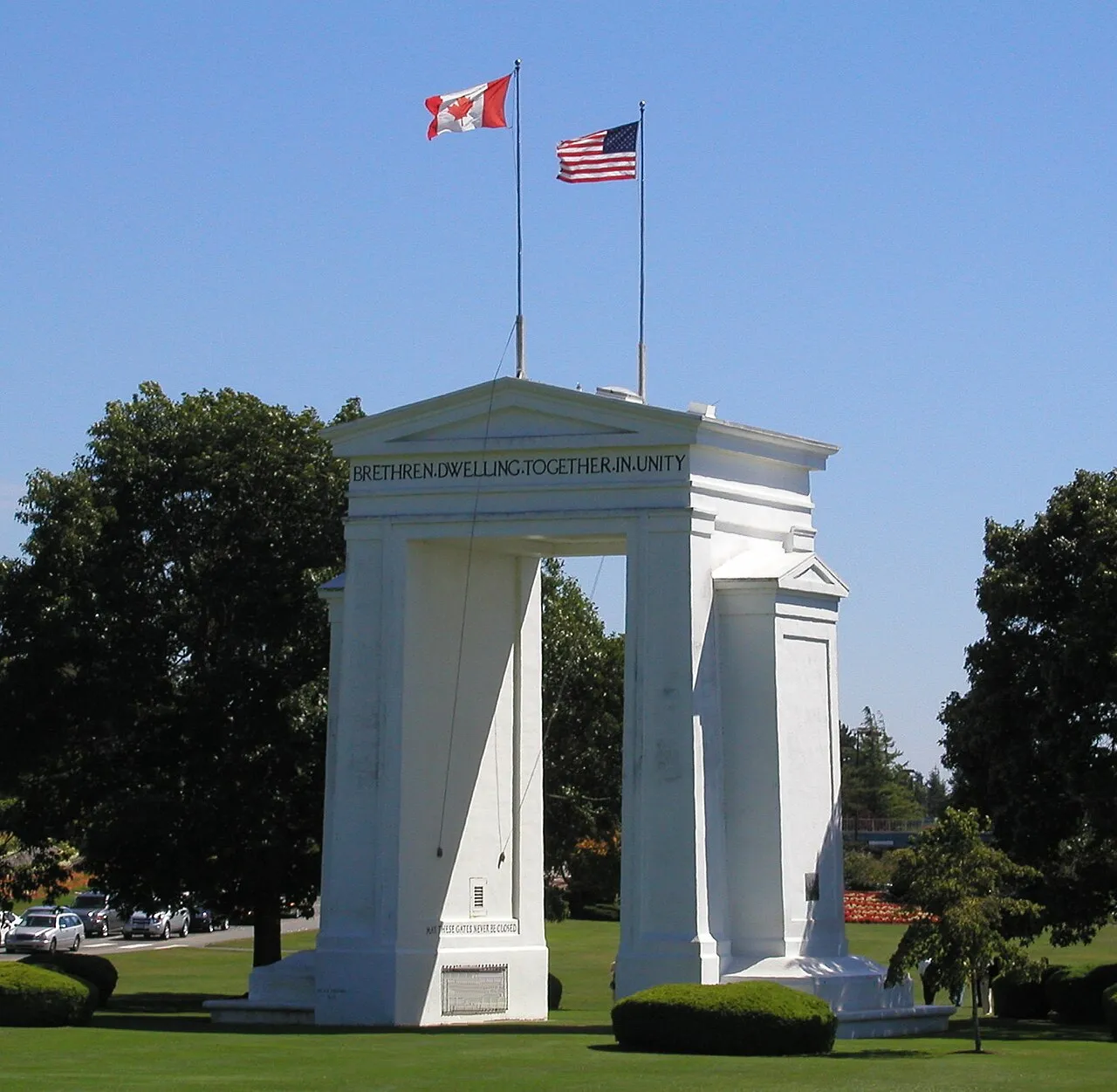 Peace Arch står ved grænsen mellem Washington State i USA og British Columbia i Canada. Billedet er fra 2007.