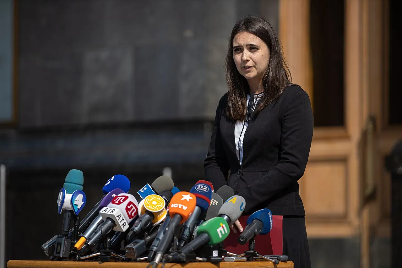 Juliа Mendel, Ukraines præsidentielle pressesekretær, fortæller om detaljer i forbindelse med præsidentens planlagte besøg i Bruxelles. Billedet er fra 2019.