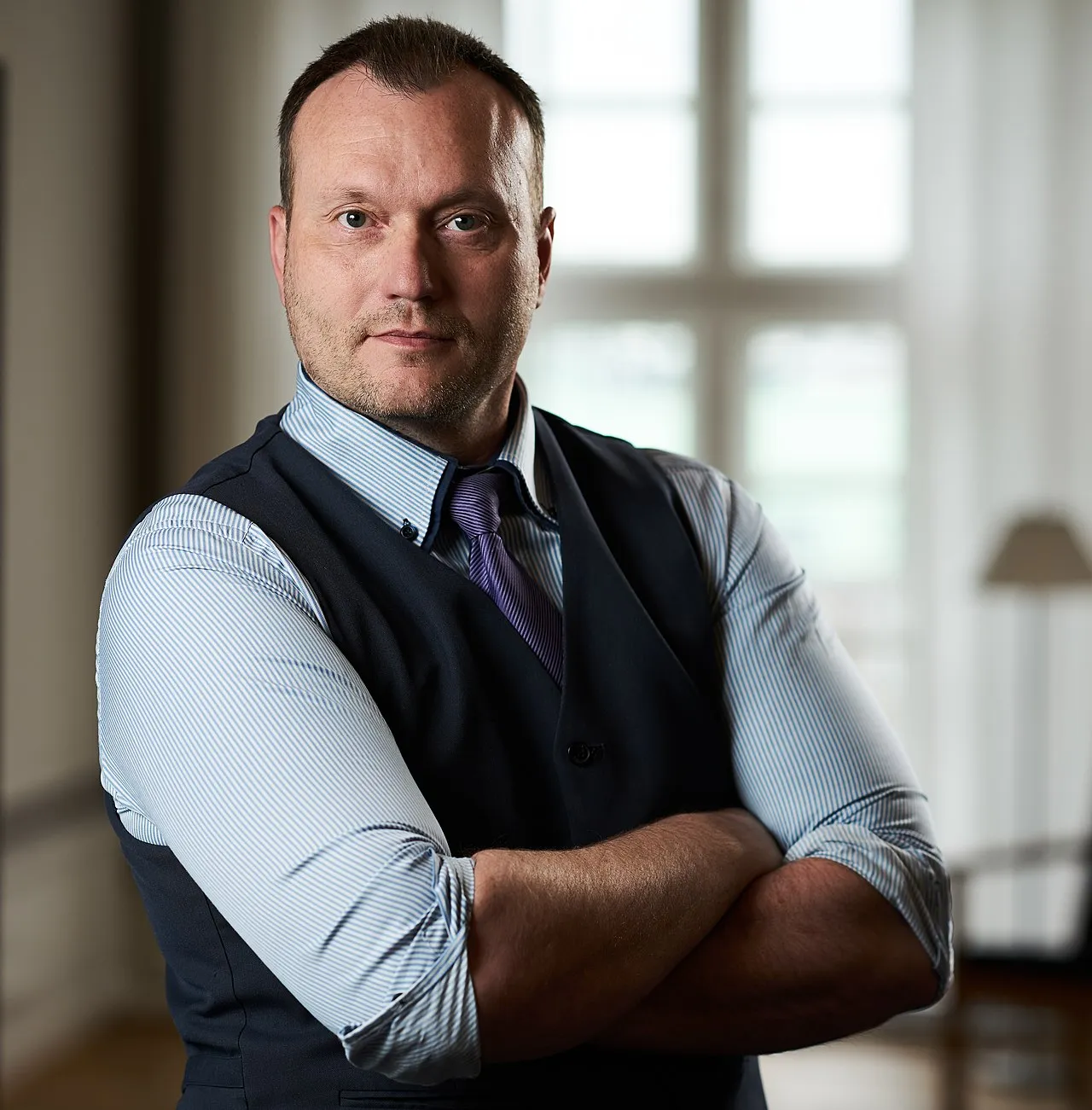 Portræt af Lars Boje Mathiesen, medlem af Folketinget. Billedet er velegnet til artikler om dansk politik og Nye Borgerlige.
