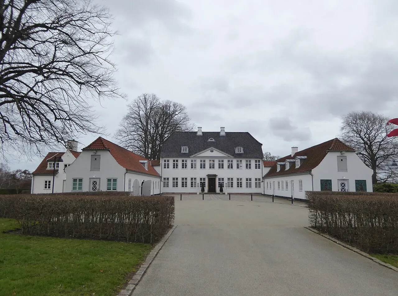 Marienborg i København, som bruges som bolig for den danske statsminister og til repræsentative formål. Billedet kan bruges som illustration af residensen.