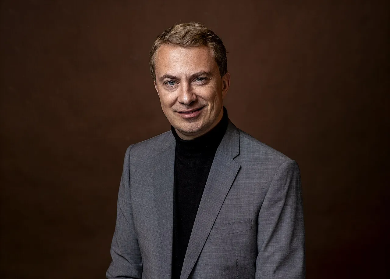 Portræt af Morten Messerschmidt fra 2023. Et klart, redaktionelt billede egnet til omtale af personen.