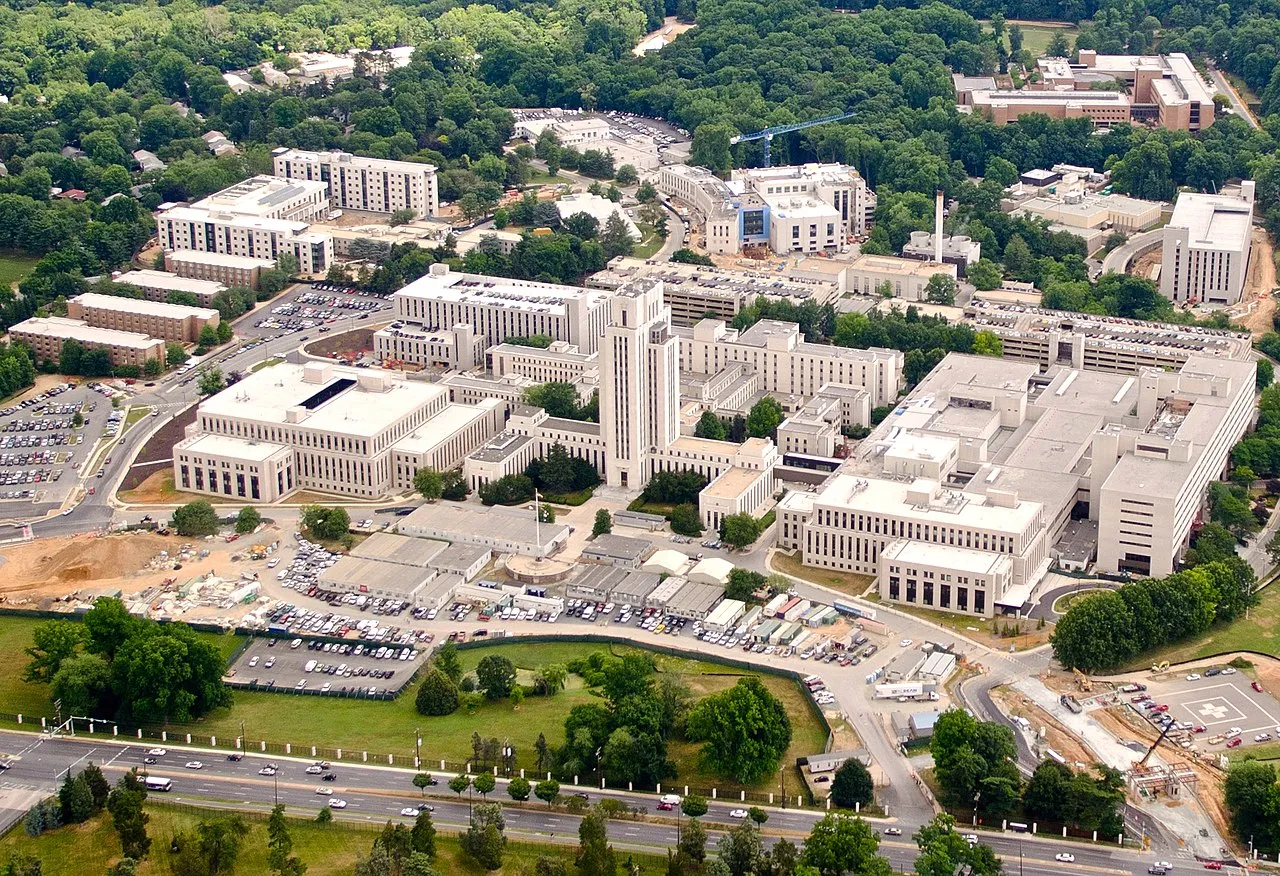 Walter Reed National Military Medical Center fotograferet i 2011. Bygningen er et centralt militærhospital i USA.
