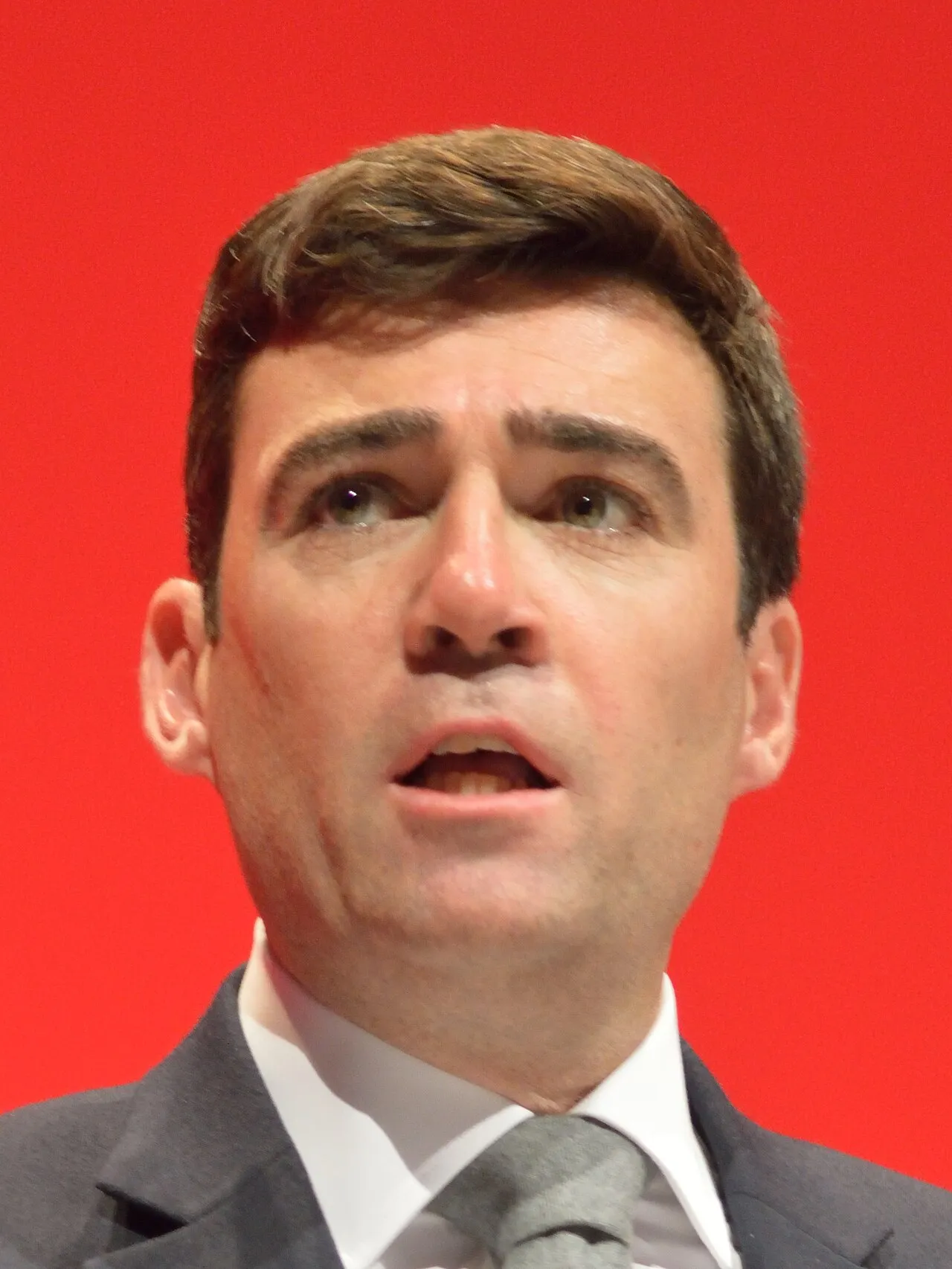 Andy Burnham holder sin afsluttende tale som Shadow Home Secretary ved Labour Party Conference i Liverpool. Han havde allerede annonceret, at han ville stille op til borgmestervalget i Greater Manchester i 2017.