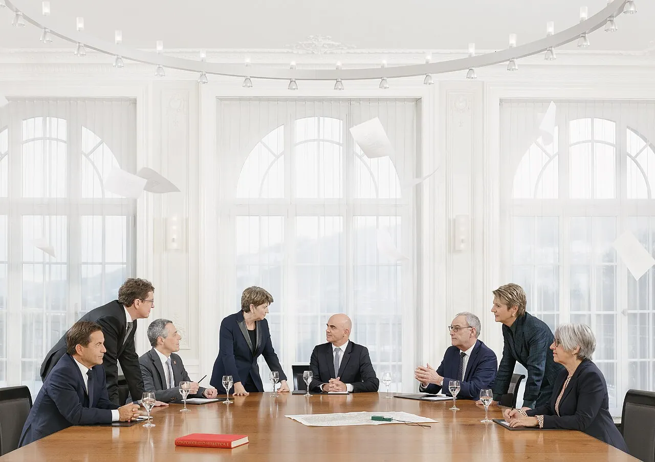 Det officielle gruppfoto af det schweiziske forbundsråd (Bundesrat) for 2023. Billedet er taget som et formelt portræt af rådsmedlemmerne.