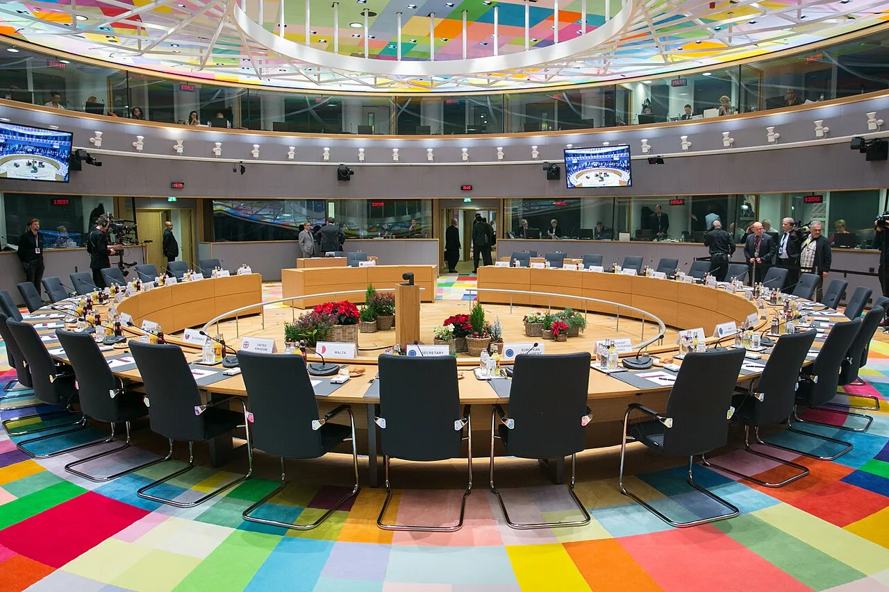 Foto af bygningen for Det Europæiske Råd. Billedet er taget i forbindelse med EU’s aktiviteter og formandskabsperiode.