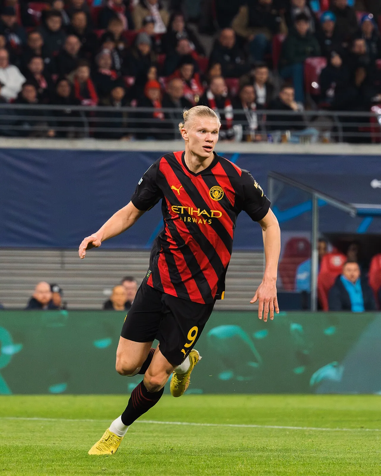 Erling Haaland spiller for Manchester City mod RB Leipzig i en UEFA Champions League-kamp på Red Bull Arena i Leipzig den 22. februar 2023.