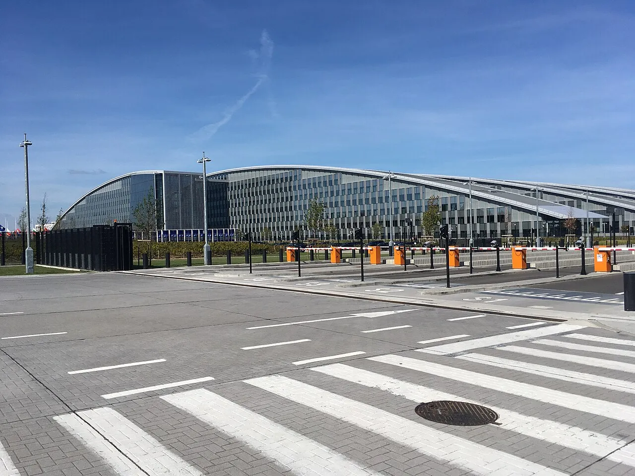NATOs hovedkvarter i Bruxelles. Billedet viser bygningen som et centralt symbol på alliancens tilstedeværelse i byen.