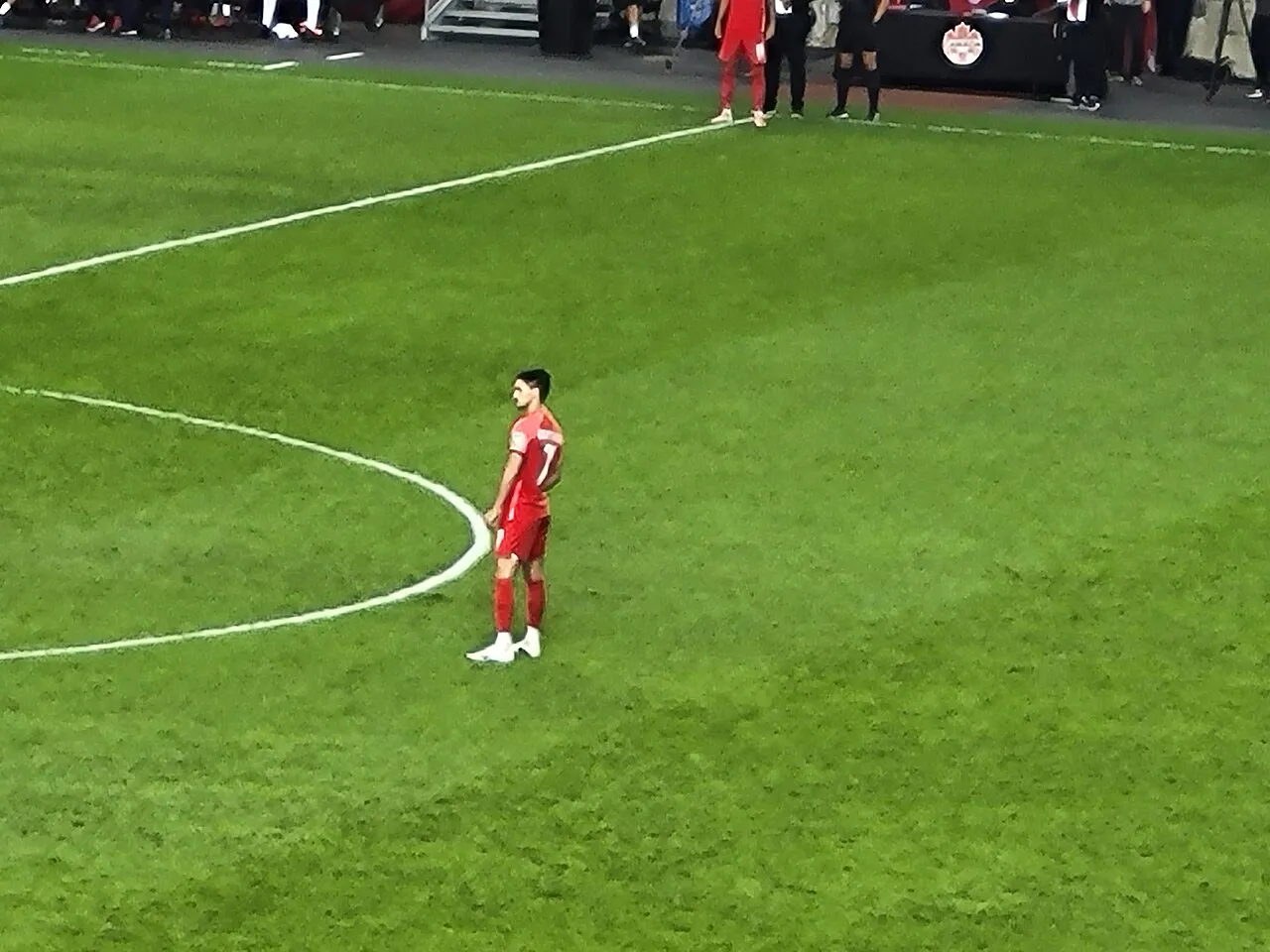 Stephen Eustaquio under en kamp mellem Canada og Panama. Billedet viser en spændende scene fra kampen.