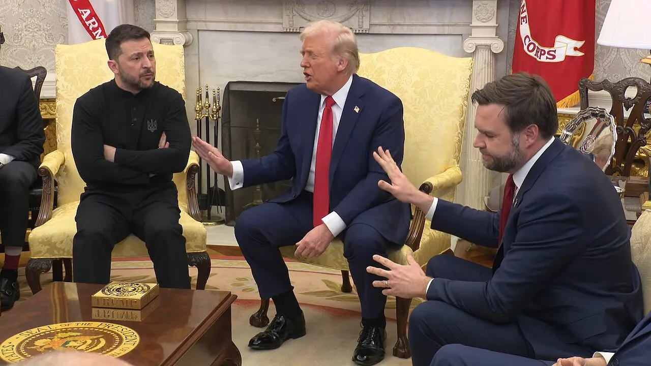 Donald Trump og Ukraines præsident Volodymyr Zelenskyj ses under et møde i Det Ovale Kontor. Billedet er fra 28. februar 2025.