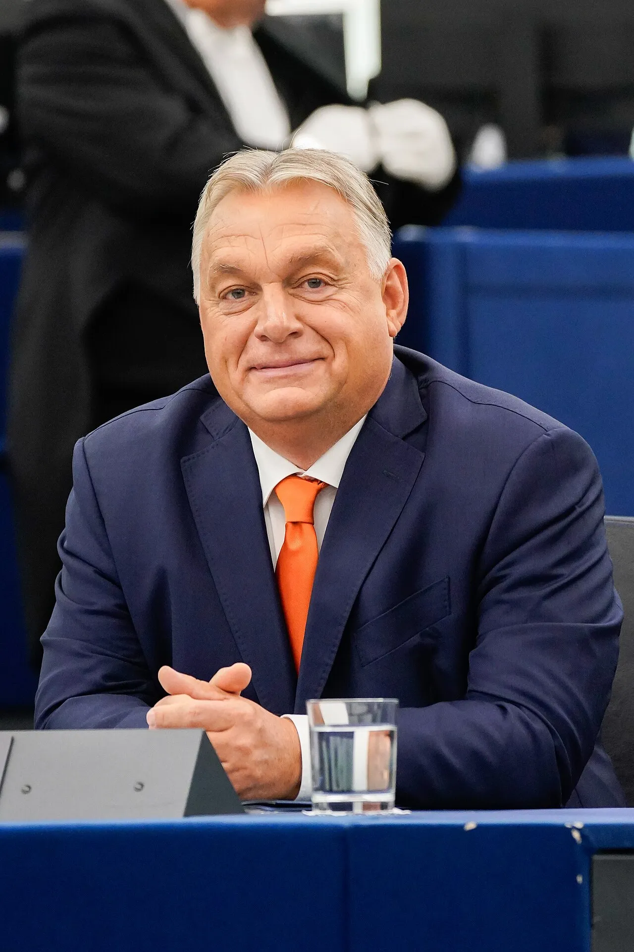 Viktor Orbán ses ved en officiel EU-relateret plenarforsamling. Billedet viser ham i forbindelse med præsentationen af det ungarske formandskabs program.